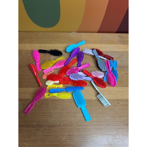 Vintage Y2K Barbie 90s all colours hair brush lot - Picture 1 of 4